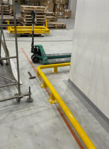 горизонтальный отбойник для защиты стен и проездов